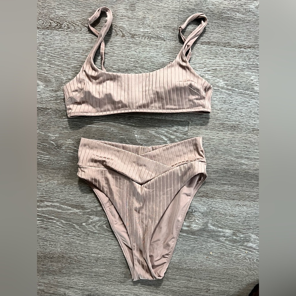 Champagne aerie bikini